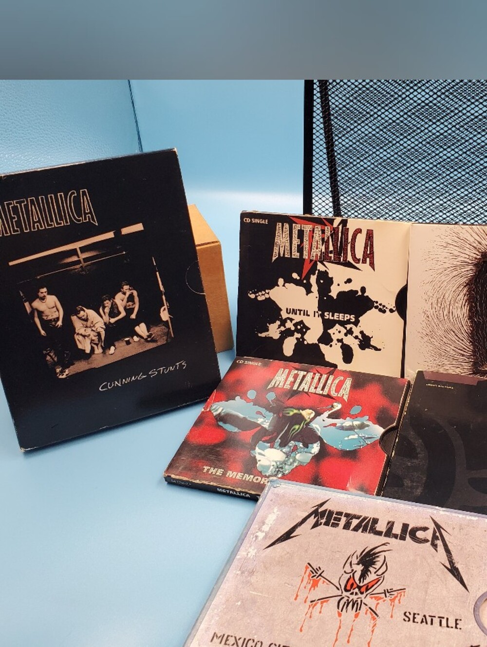 Nice Metallica collection!  Great mix of 5 CD's + DVD  (C40)
